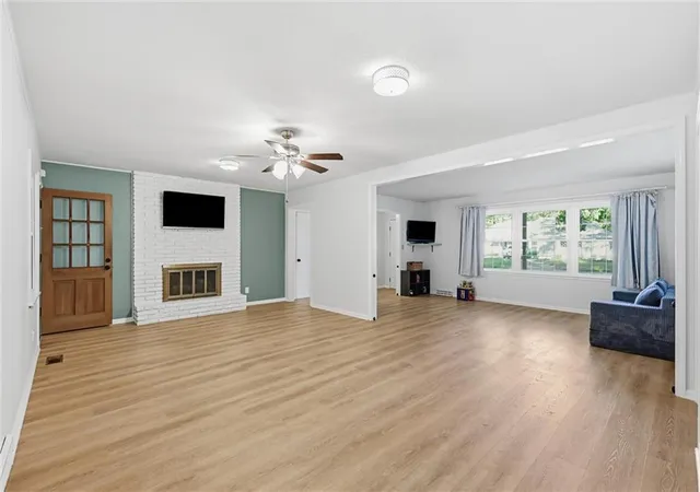 Photo 4 of Sale Pending at 8528 Maywood Ave, Raytown, MO 64138 | MLS# 2646924 | Listing updated on 2026-10-16