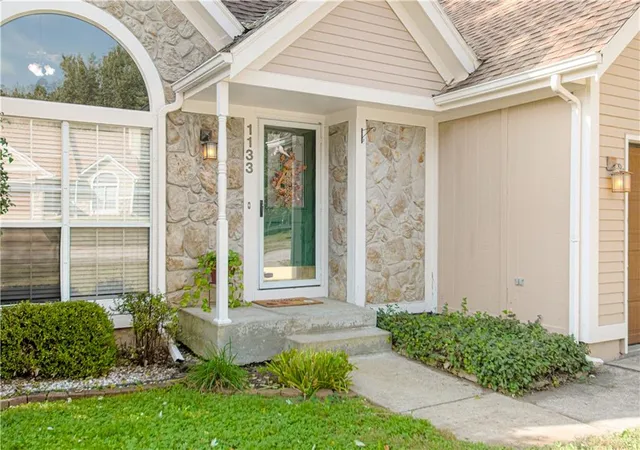 Photo 2 of Single family home for sale at 1133 E Charlotte Town Rd, Olathe, KS 66061 | MLS# 2646929 | Listing updated on 2026-10-16