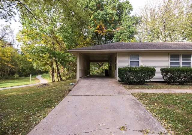 Photo 4 of Single family home for sale at 5444 N Cypress Ave, Kansas City, MO 64119 | MLS# 2646931 | Listing updated on 2026-10-14