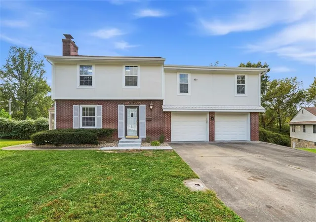 Photo 1 of Single family home for sale at 5416 Ne Circle Dr, Kansas City, MO 64119 | MLS# 2646933 | Listing updated on 2026-10-17