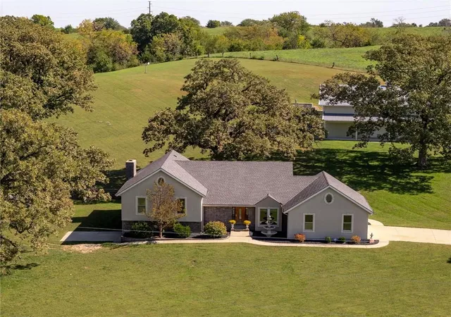 Photo 2 of Single family home for sale at 9027 Us 59 Hwy, Atchison, KS 66002 | MLS# 2646939 | Listing updated on 2026-10-14