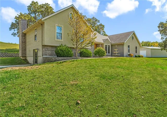Photo 4 of Single family home for sale at 9027 US 59 Hwy, Atchison, KS 66002 | MLS# 2646939 | Listing updated on 2026-10-14