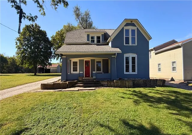 Single family home for sale at 202 N 12th Street, Hiawatha, KS 66434 | MLS# 2646944