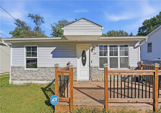 Photo 1 of Single family home for sale at 204 N 17th Street, Leavenworth, KS 66048 | MLS# 2646957 | Listing updated on 2026-10-20