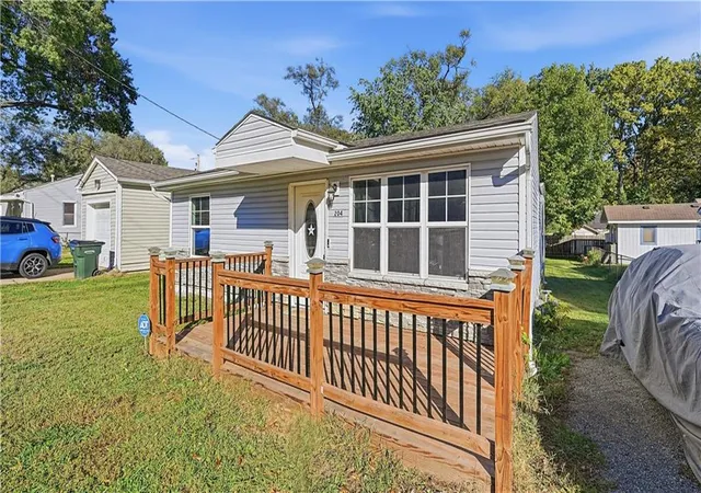 Photo 3 of Single family home for sale at 204 N 17th Street, Leavenworth, KS 66048 | MLS# 2646957 | Listing updated on 2026-10-20