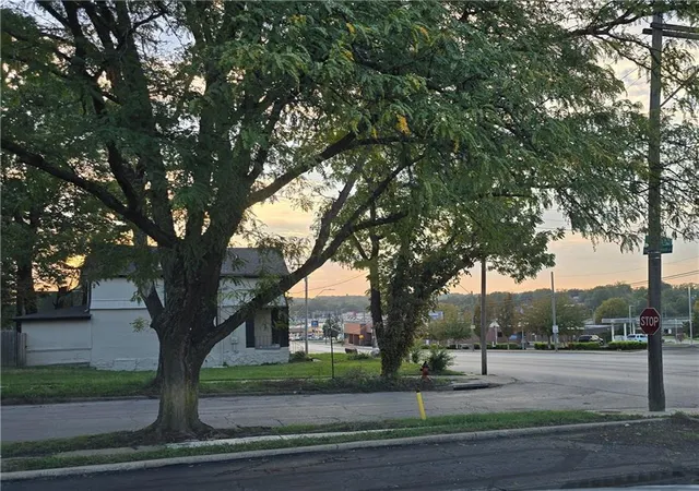 Photo 3 of Land for sale at 6415 Independence Ave, Kansas City, MO 64125 | MLS# 2646962 | Listing updated on 2026-10-19