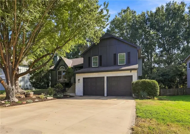 Photo 2 of Single family home for sale at 15205 Lamar Ave, Overland Park, KS 66223 | MLS# 2646964 | Listing updated on 2026-10-23