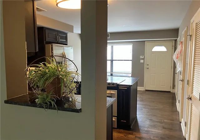 Listing Photo 5 - Condo for sale in building located at 504 W 10th St, Kansas City, MO 64105 - Unit #504