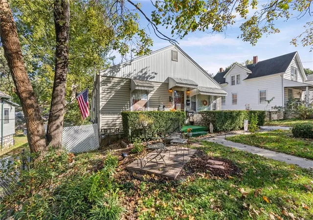 Photo 2 of Multi family home for sale at 535 S Arlington Ave, Independence, MO 64053 | MLS# 2646970 | Listing updated on 2026-10-21