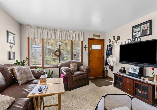 Listing Photo 4 - Condo for sale in building located at 535 S Arlington Ave, Independence, MO 64053