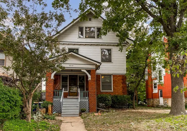 Single family home for sale at 3215 Central St, Kansas City, MO 64111 | MLS# 2646976