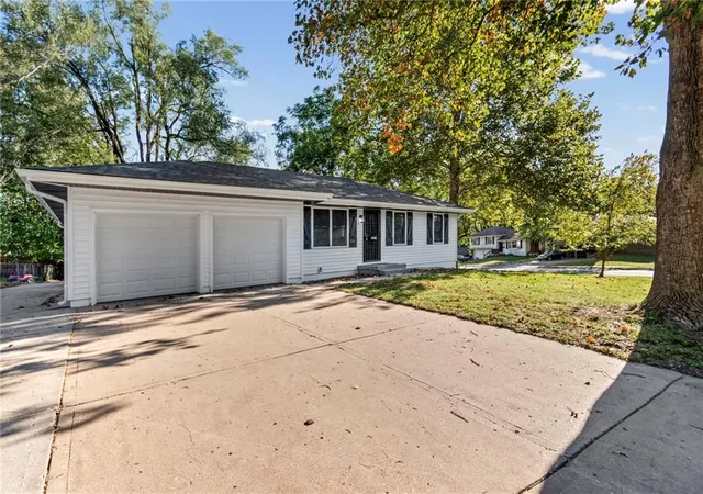Photo 3 of Single family home for sale at 11911 Fremont Ave, Grandview, MO 64030 | MLS# 2646977 | Listing updated on 2026-10-19