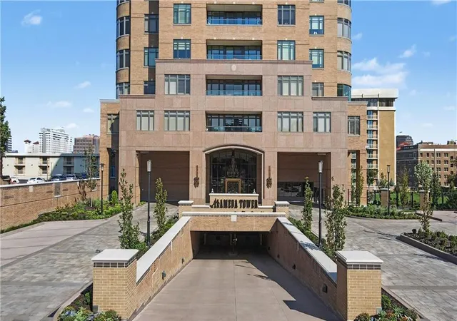 Photo 1 of Condo for sale at 400 W 49th Terrace #2052, Kansas City, MO 64112 | MLS# 2646987 | Listing updated on 2026-10-16