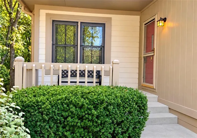Photo 1 of Townhouse for sale at 2715 NE 74th Street, Kansas City, MO 64119 | MLS# 2646989 | Listing updated on 2026-10-28