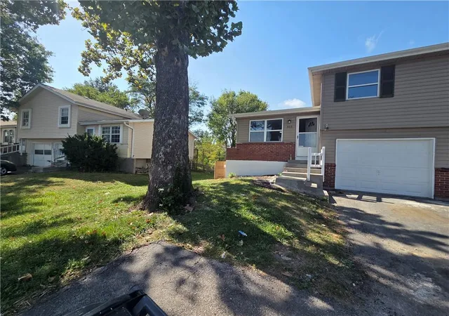 Multi family home for sale at 909 N Jan Mar St, Olathe, KS 66061 | MLS# 2646997