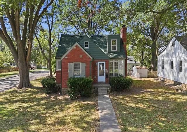 Photo 2 of Single family home for sale at 4920 Birch St, Roeland Park, KS 66205 | MLS# 2646998 | Listing updated on 2026-10-18
