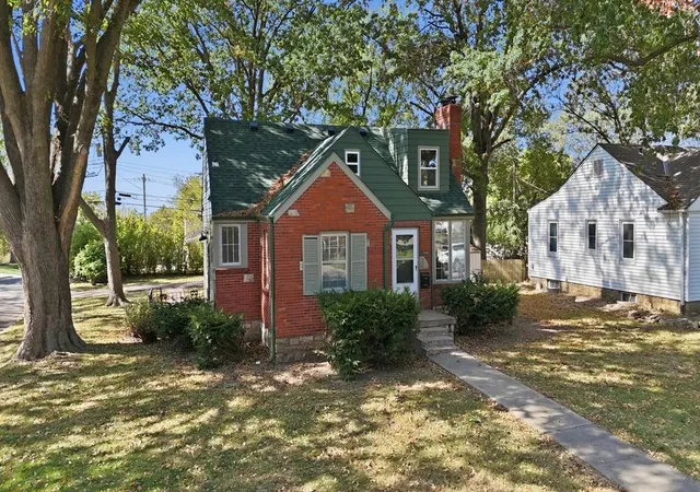 Photo 3 of Single family home for sale at 4920 Birch St, Roeland Park, KS 66205 | MLS# 2646998 | Listing updated on 2026-10-18