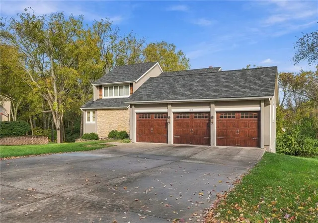 Photo 2 of Single family home for sale at 410 West 123rd Ter, Kansas City, MO 64145 | MLS# 2647000 | Listing updated on 2026-10-29