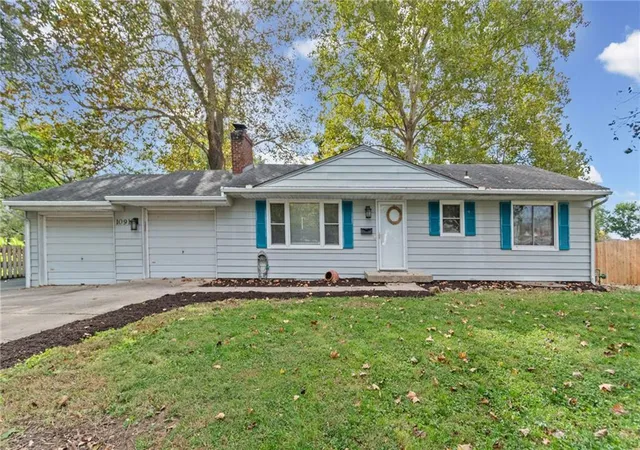 Single family home for sale at 10911 W 56th Street, Shawnee, KS 66203 | MLS# 2647008