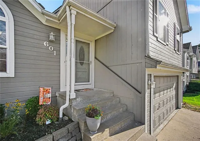 Photo 3 of Single family home for sale at 601 N Winwood St, Gardner, KS 66030 | MLS# 2647010 | Listing updated on 2026-10-23