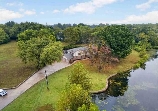Photo 3 of Single family home for sale at 13300 W 71st Street, Shawnee, KS 66216 | MLS# 2647015 | Listing updated on 2026-10-23