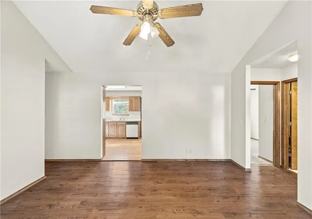 Photo 3 of Sale Pending at 4410 West 27th St, Joplin, MO 64804 | MLS# 2647017 | Listing updated on 2026-10-28