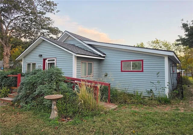 Photo 1 of Single family home for sale at 314 W 13th Avenue, Garnett, KS 66032 | MLS# 2647018 | Listing updated on 2026-10-17