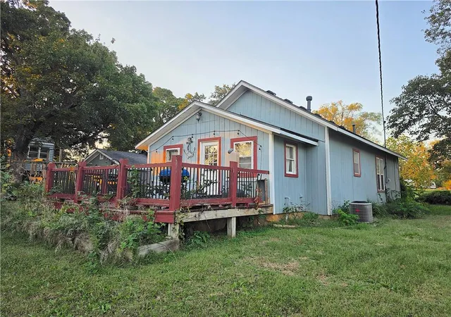 Photo 3 of Single family home for sale at 314 W 13th Avenue, Garnett, KS 66032 | MLS# 2647018 | Listing updated on 2026-10-17