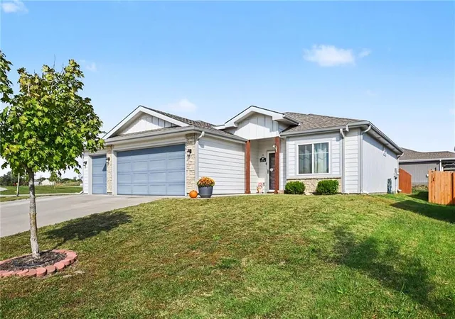 Photo 4 of Single family home for sale at 2504 E 26th Street, Lawrence, KS 66046 | MLS# 2647019 | Listing updated on 2026-10-15