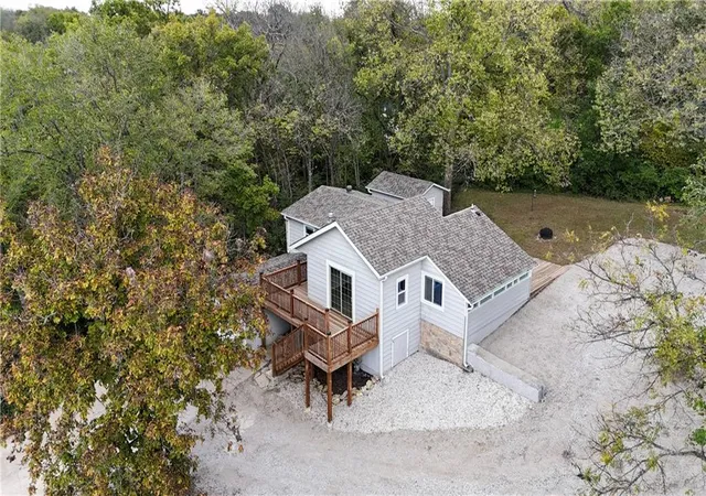Single family home for sale at 165 T St, Lees Summit, MO 64086 | MLS# 2647020