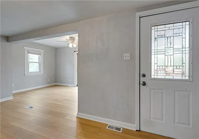 Photo 4 of Single family home for sale at 165 T St, Lees Summit, MO 64086 | MLS# 2647020 | Listing updated on 2026-10-29