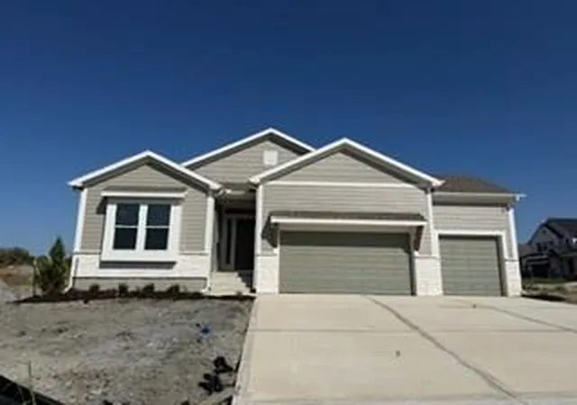 Photo 1 of Single family home for sale at 3347 Sw Arborun Dr, Lees Summit, MO 64082 | MLS# 2647024 | Listing updated on 2026-10-19