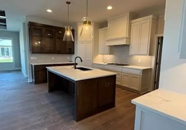 Photo 2 of Single family home for sale at 3347 Sw Arborun Dr, Lees Summit, MO 64082 | MLS# 2647024 | Listing updated on 2026-10-19