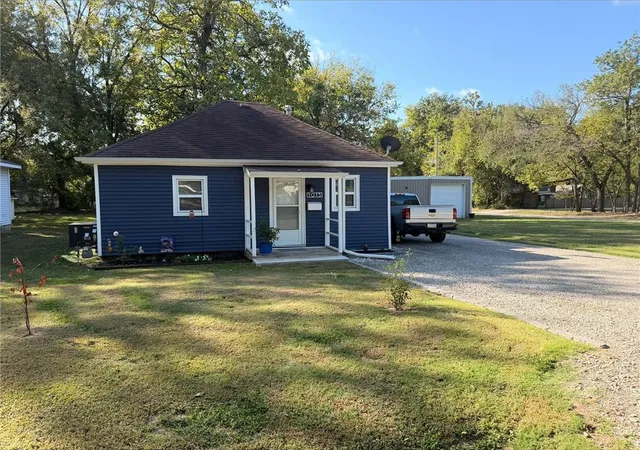 Single family home for sale at 1013 W 2nd Street, Pittsburg, KS 66762 | MLS# 2647025