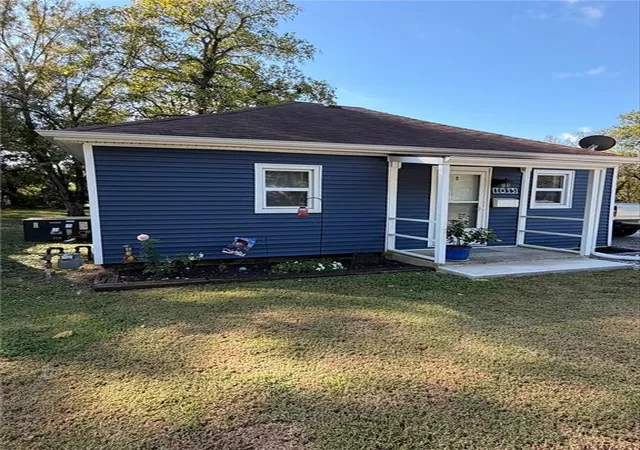 Photo 3 of Single family home for sale at 1013 W 2nd Street, Pittsburg, KS 66762 | MLS# 2647025 | Listing updated on 2026-10-14