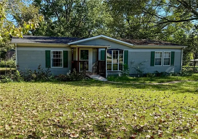 Single family home for sale at 619 Hoover St, Pomona, KS 66076 | MLS# 2647028