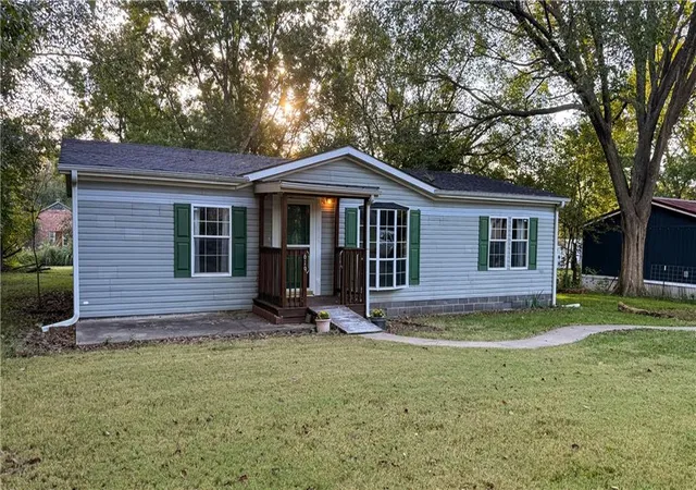 Photo 1 of Single family home for sale at 619 Hoover St, Pomona, KS 66076 | MLS# 2647028 | Listing updated on 2026-10-19