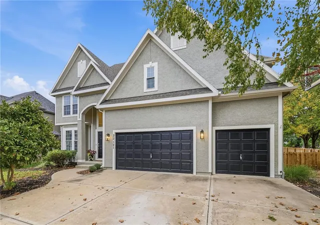 Photo 1 of Single family home for sale at 22121 W 58 Street, Shawnee, KS 66226 | MLS# 2647037 | Listing updated on 2026-10-19