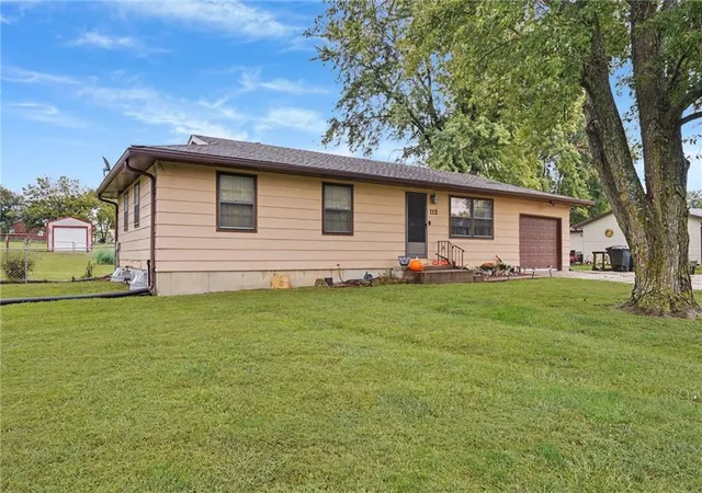 Photo 1 of Single family home for sale at 112 S Lawrence Ave, Scranton, KS 66537 | MLS# 2647039 | Listing updated on 2026-10-15