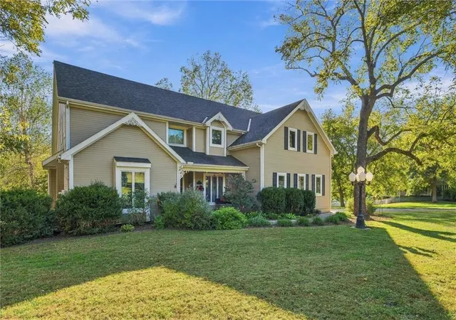 Photo 3 of Single family home for sale at 201 N 3rd Street, Louisburg, KS 66053 | MLS# 2647040 | Listing updated on 2026-10-18