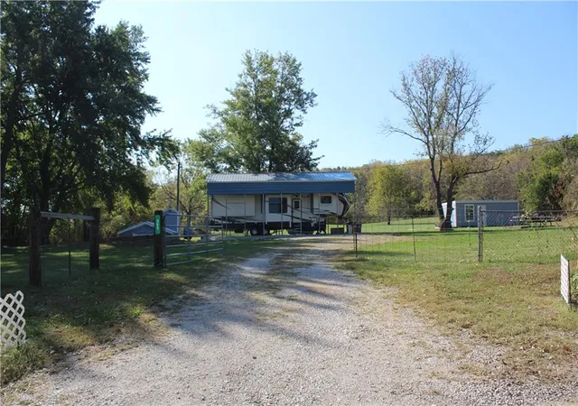 Photo 2 of Sale Pending at 964 Doty School Rd, Bates City, MO 64011 | MLS# 2647050 | Listing updated on 2026-10-20