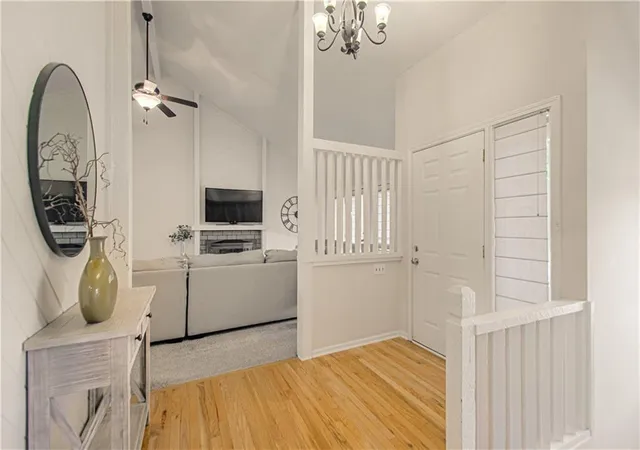 Photo 2 of Single family home for sale at 807 Nw 70th Street, Kansas City, MO 64118 | MLS# 2647062 | Listing updated on 2026-10-20