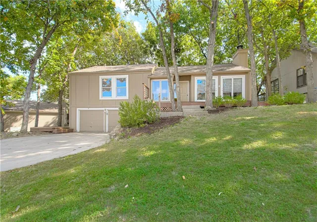 Photo 39 of Single family home for sale at 807 NW 70th Street, Kansas City, MO 64118 | MLS# 2647062 | Listing updated on 2026-10-20