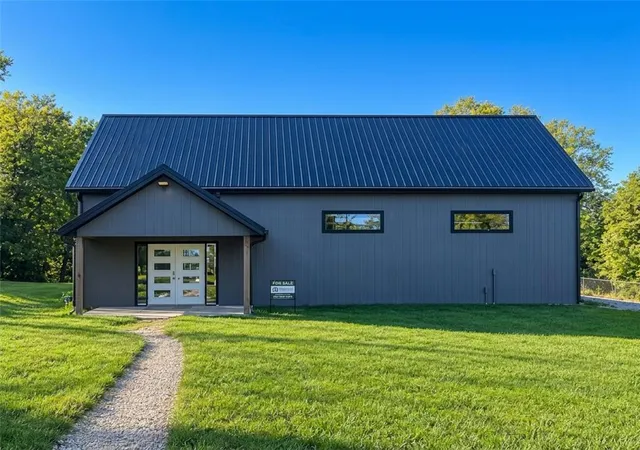 Photo 2 of Sale Pending at 5815 Oak Grv Rd, Kansas City, KS 66106 | MLS# 2647069 | Listing updated on 2026-10-29