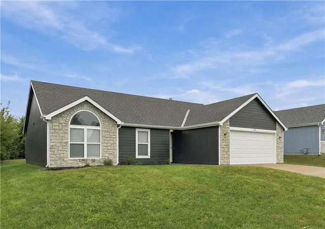 Photo 3 of Single family home for sale at 3016 Winston Dr, Lawrence, KS 66049 | MLS# 2647071 | Listing updated on 2026-10-16