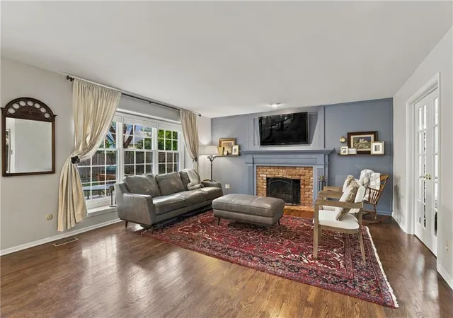 Photo 3 of Sale Pending at 9320 W 113th Street, Overland Park, KS 66210 | MLS# 2647072 | Listing updated on 2026-10-17