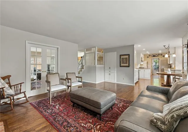 Photo 3 of Sale Pending at 9320 W 113th Street, Overland Park, KS 66210 | MLS# 2647072 | Listing updated on 2026-10-17