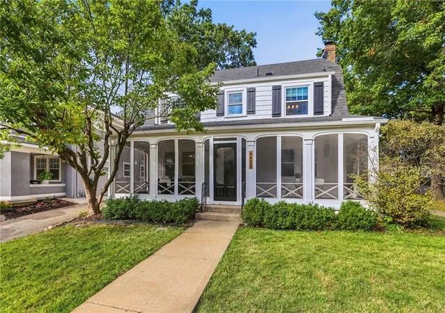 Photo 2 of Single family home for sale at 6400 Morningside Dr, Kansas City, MO 64113 | MLS# 2647076 | Listing updated on 2026-10-22