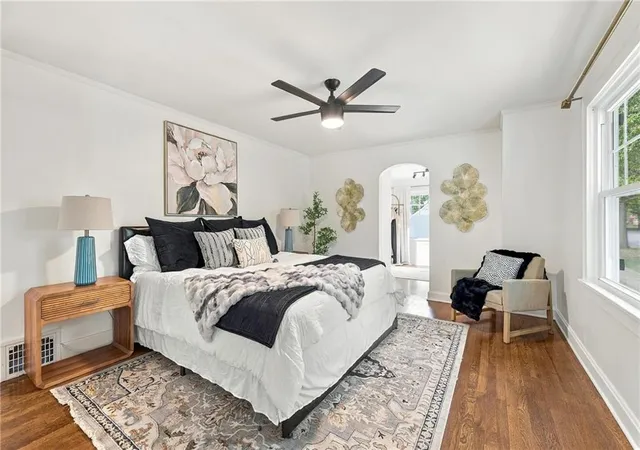 Photo 3 of Single family home for sale at 6400 Morningside Dr, Kansas City, MO 64113 | MLS# 2647076 | Listing updated on 2026-10-22