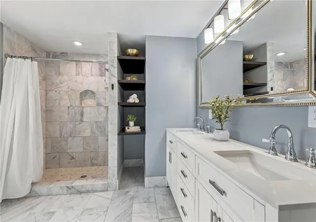 Photo 4 of Single family home for sale at 6400 Morningside Dr, Kansas City, MO 64113 | MLS# 2647076 | Listing updated on 2026-10-22